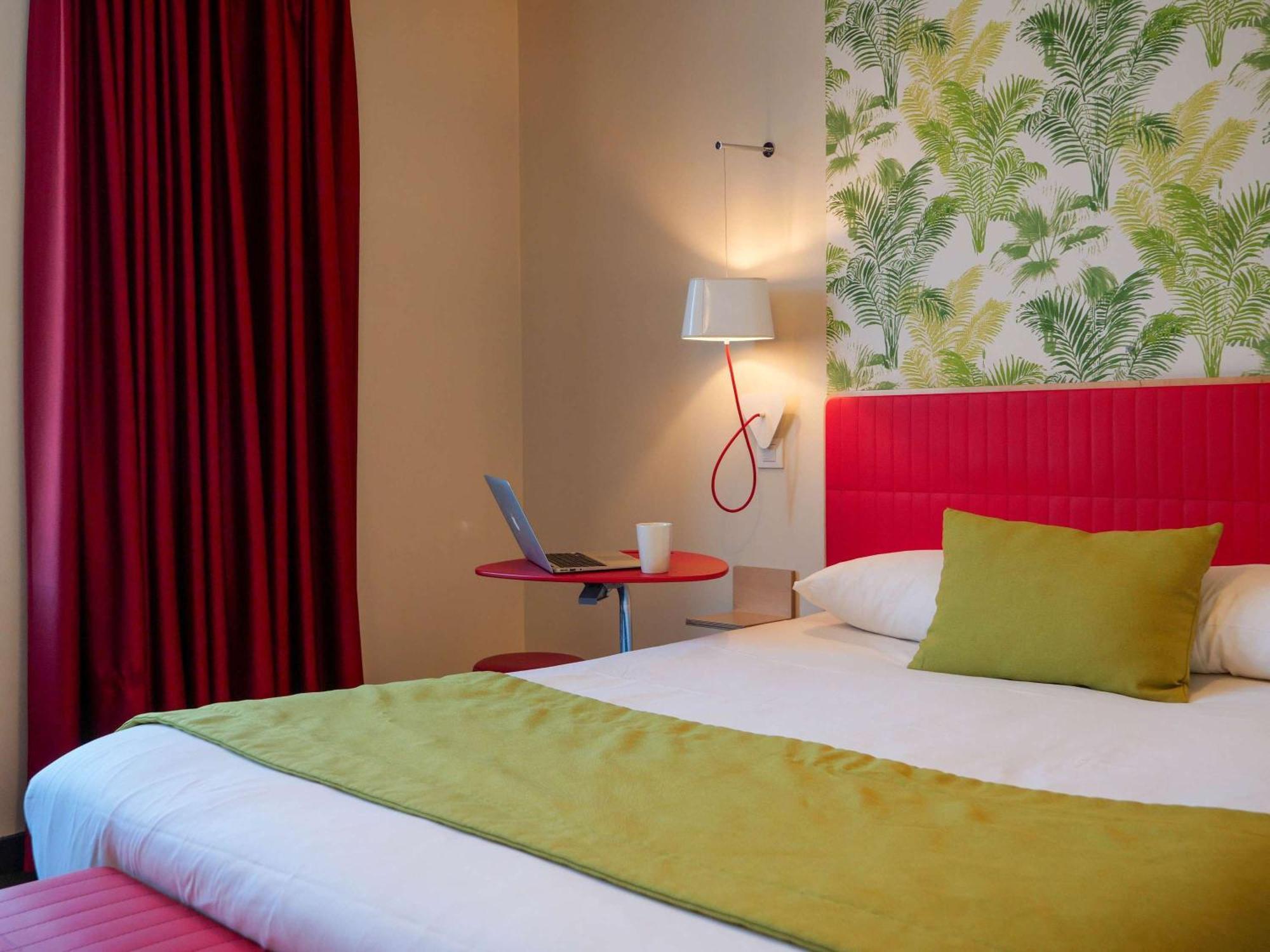 Hotel Ibis Styles Calais Centre Exterior foto